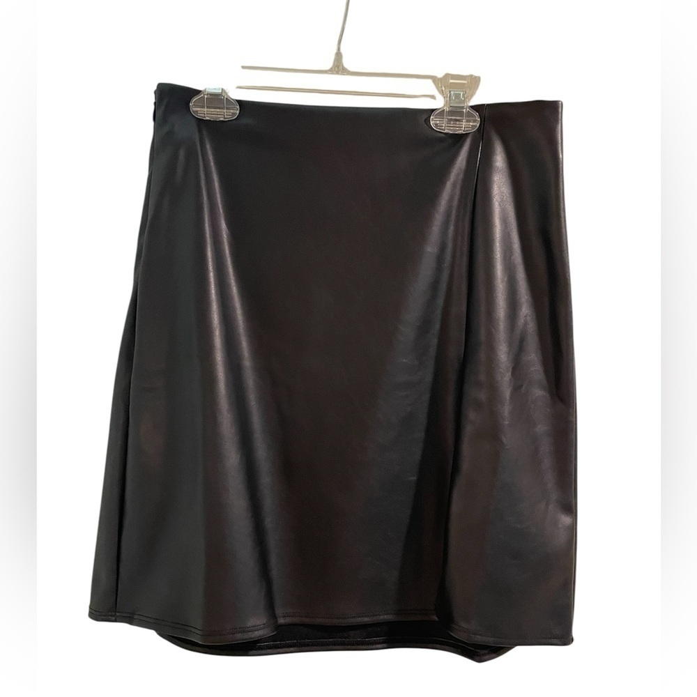 Old Navy Black Pleather Faux Leather Mini Skirt Size Small